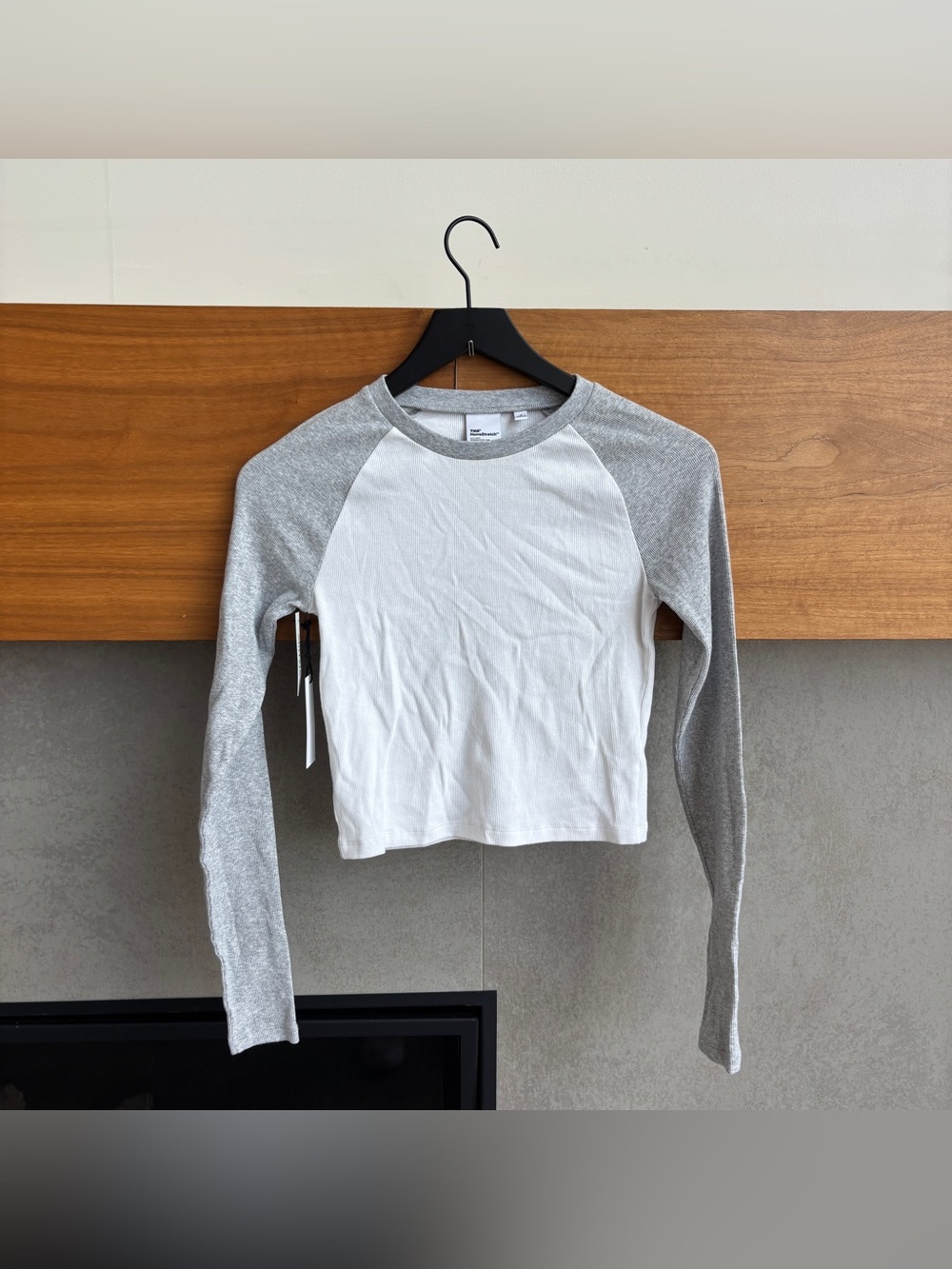 NWT Aritzia TNA HomeStretch™ Crew Waist Raglan Longsleeve, Size S